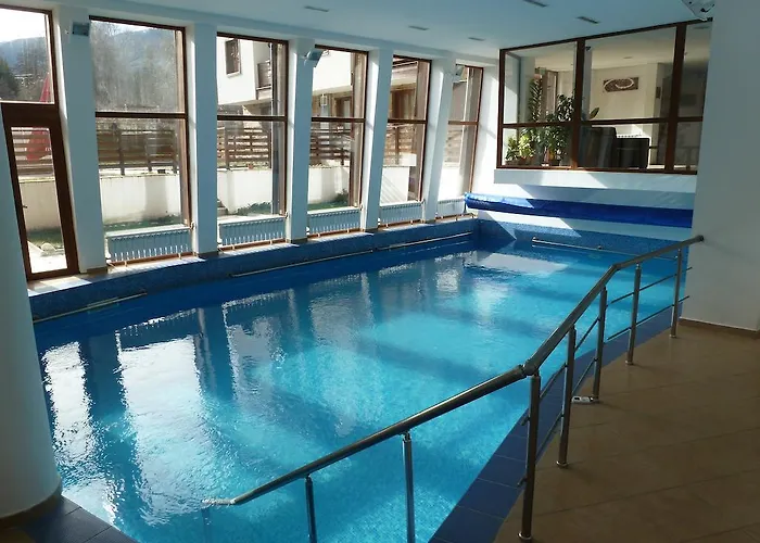 Apartment Wood In Mountain View Complex *