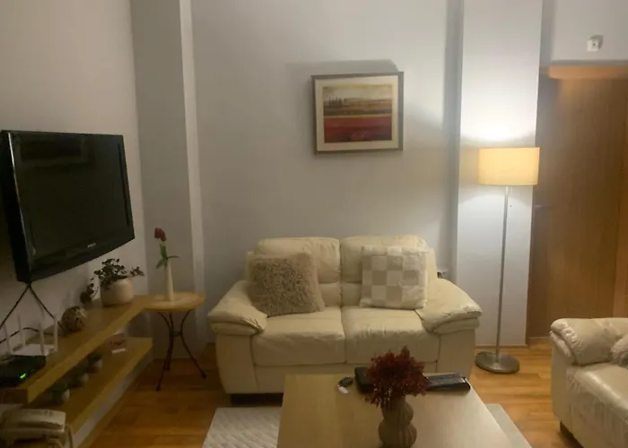 Wood In Mountain View Complex *